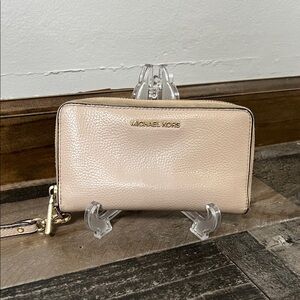 Michael Kors Blush Leather Wallet wristlet with phone pocket